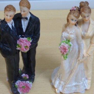 PAREJA NOVIOS IGUALITARIOS