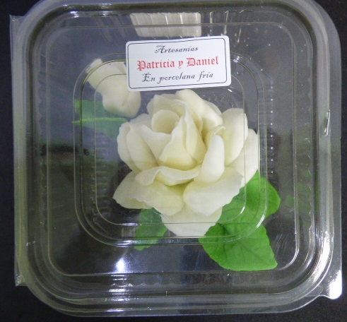 BOUQUET ROSA PORCELANA FRIA BLANCA