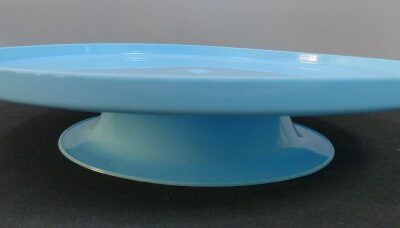 BANDEJA CON PIE REDONDA PLASTICA 26CM CELESTE P