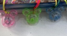COLGANTE CON LUZ MICKEY
