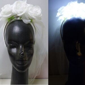 VINCHA DE ROSAS CON TUL Y LUZ