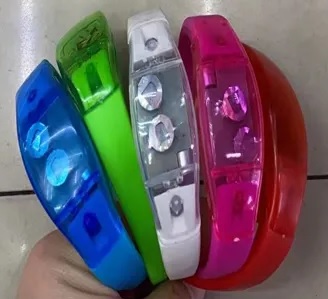 PULSERA DE GOMA CON LUZ