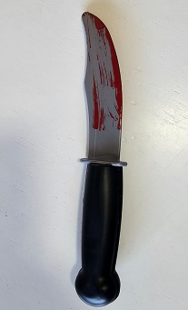 CUCHILLO PIRATA CORTO CON SANGRE