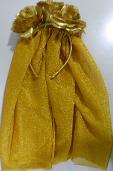 VINCHA DE ROSAS CON TUL LUREX DORADA