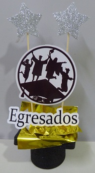 ADORNO CON BASE EGRESADOS