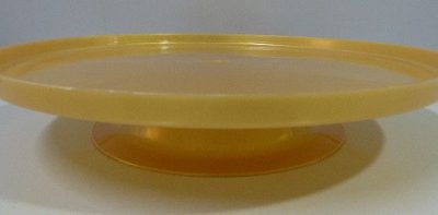BANDEJA CON PIE REDONDA PLASTICA 26CM ORO