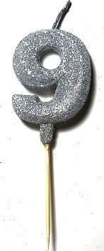 VELA NUMERO GIBRE BISELADA CON PALITO PLATA 9