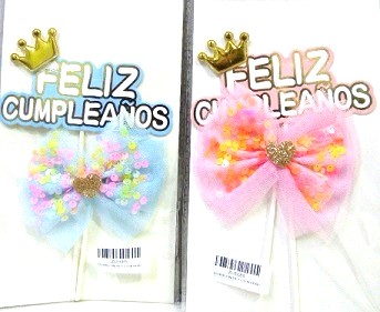 ADORNO PINCHE F C CON MOÑO CELESTE - ROSA