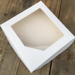 CAJA BOMBONERA CON VISOR BLANCA 15X15X3,5