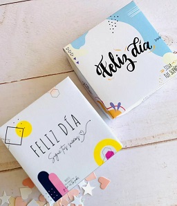 CAJA COOKIE S/VISOR FELIZ DIA 10X10X3CM