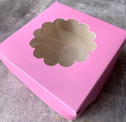 CAJA MINI CON VISOR ROSA 12,5X12,5X5CM