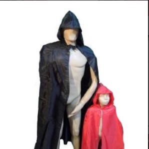 CAPA NEGRA CON CAPUCHA T2