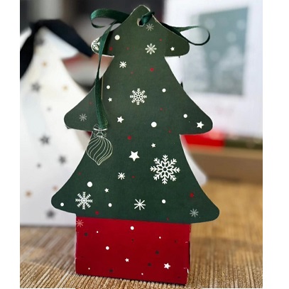 CAJA CONTENEDORA PINO NAVIDEÑO 7X7X17,5CM