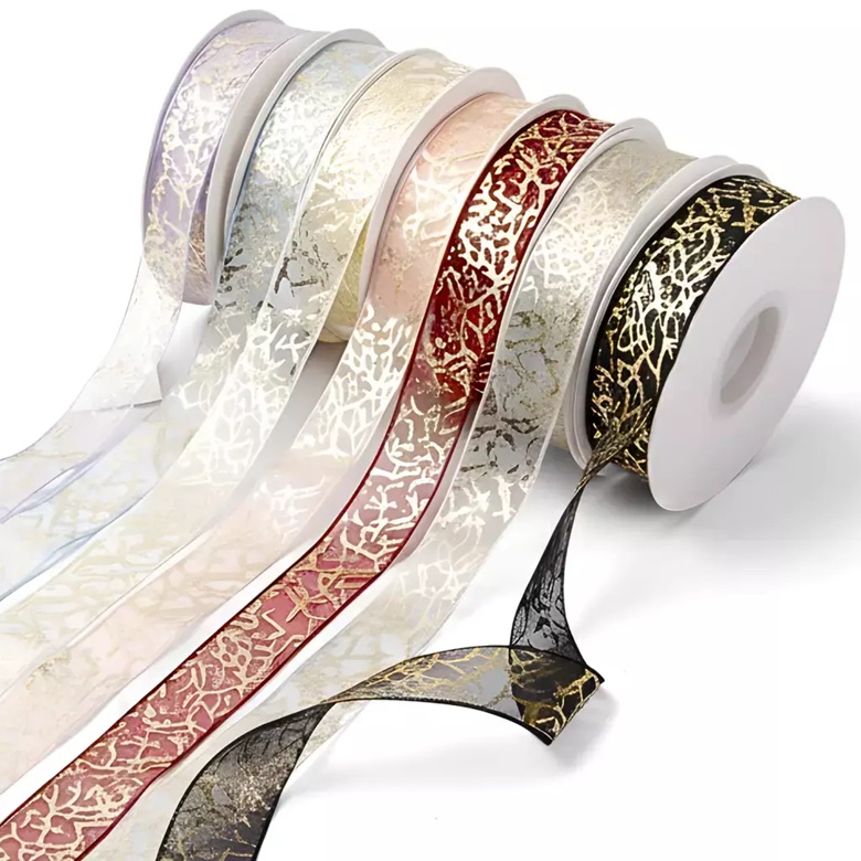 CINTA ORGANZA 2.5CM X 20MTS LINEAS DORADAS